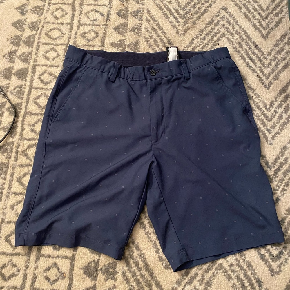 Greg Norman Golf Shorts size 34 RN# 128492